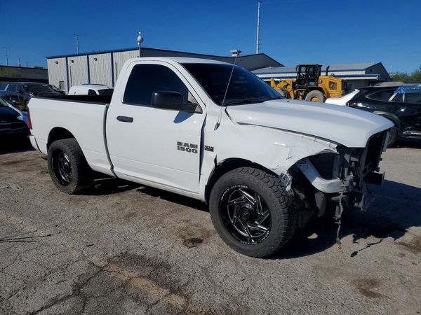 2015 RAM 1500 ST