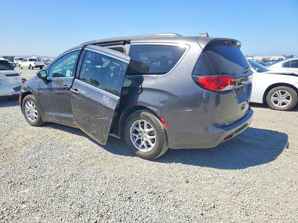 2020 CHRYSLER VOYAGER