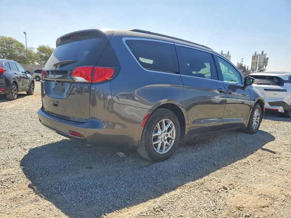 2020 CHRYSLER VOYAGER