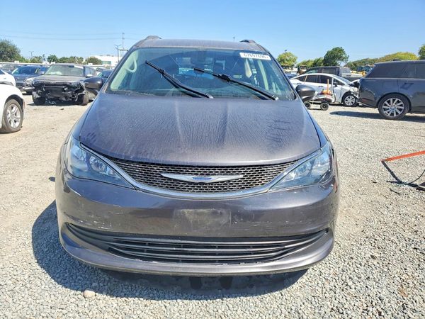 2020 CHRYSLER VOYAGER