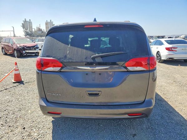 2020 CHRYSLER VOYAGER