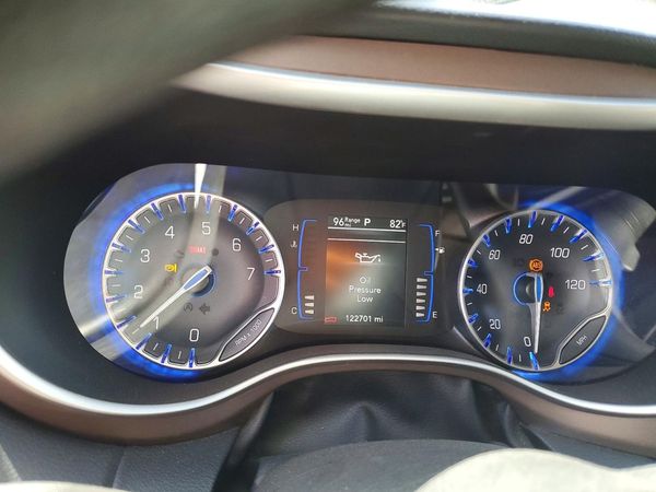 2020 CHRYSLER VOYAGER