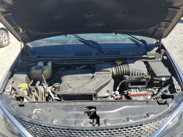 2020 CHRYSLER VOYAGER