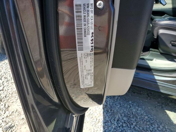 2020 CHRYSLER VOYAGER