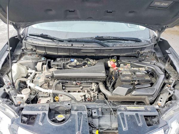 2018 NISSAN ROGUE — Engine bay