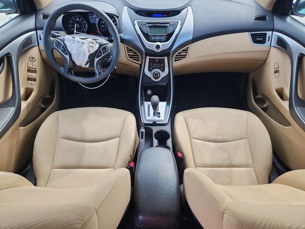 2012 HYUNDAI ELANTRA