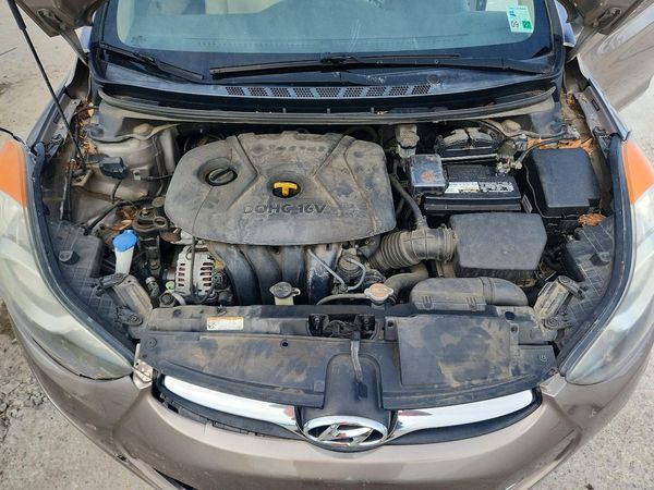 2012 HYUNDAI ELANTRA