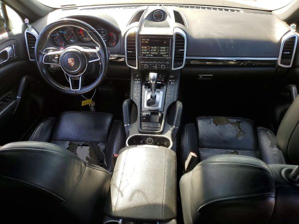 2016 PORSCHE CAYENNE