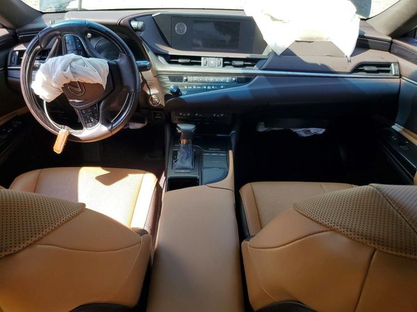 2020 LEXUS ES