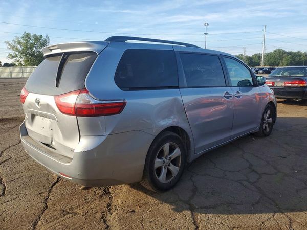 2015 TOYOTA SIENNA — PSRA