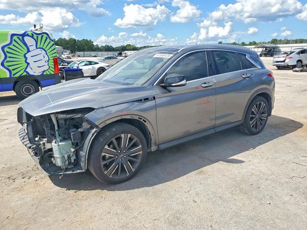 2021 INFINITI QX50 Luxe — Front 3/4