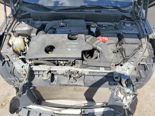 2021 INFINITI QX50 Luxe — Engine bay