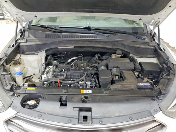 2017 HYUNDAI SANTA FE — Engine bay