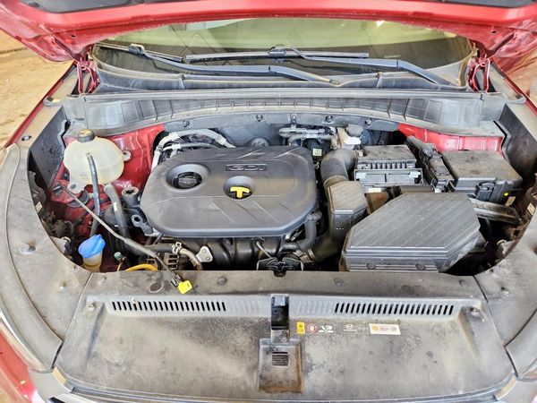 2017 HYUNDAI TUCSON — Engine bay