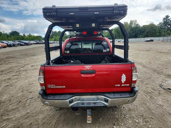 2015 TOYOTA TACOMA Delux Grade