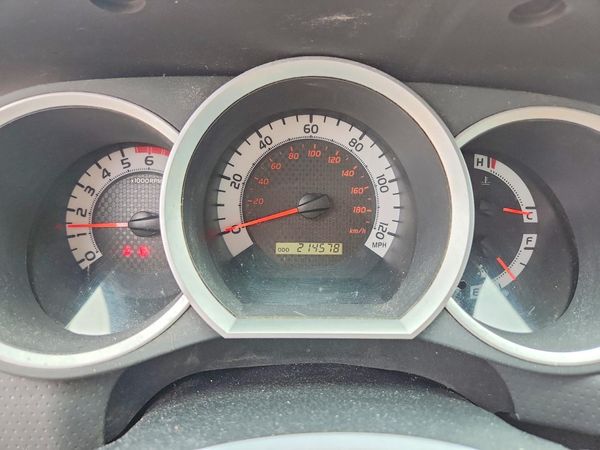 2015 TOYOTA TACOMA Delux Grade
