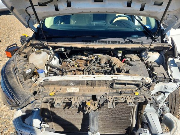 2024 FORD EDGE SEL — Engine bay
