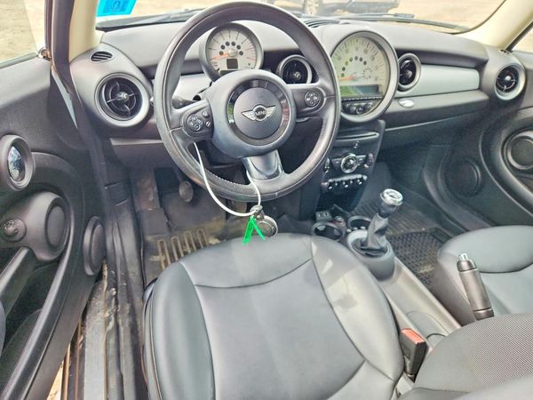2013 MINI COOPER