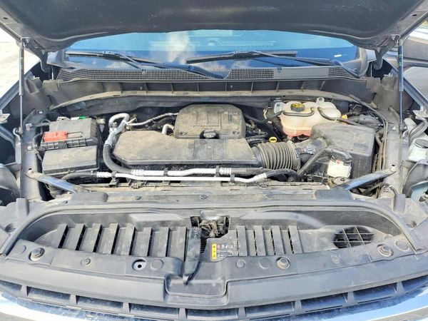 2022 CHEVROLET SILVERADO LT-L — Engine bay