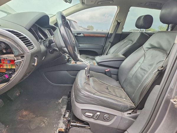 2012 AUDI Q7 Premium Plus — DENT