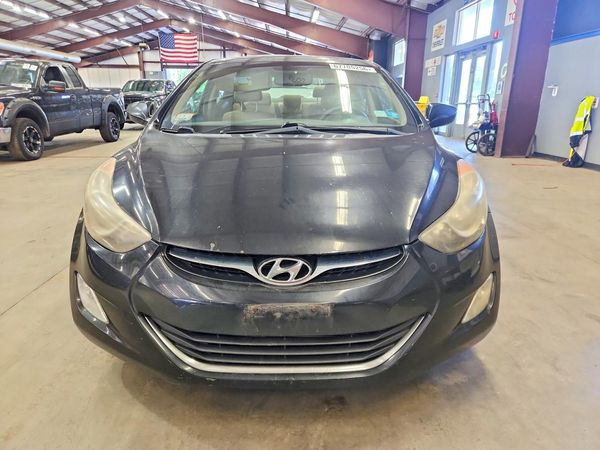 2013 HYUNDAI ELANTRA