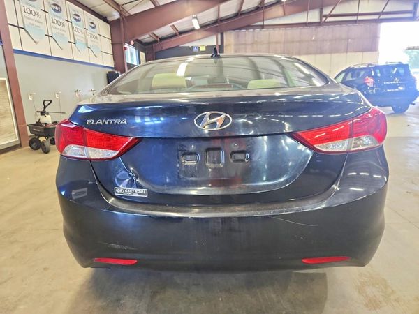2013 HYUNDAI ELANTRA