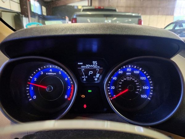 2013 HYUNDAI ELANTRA