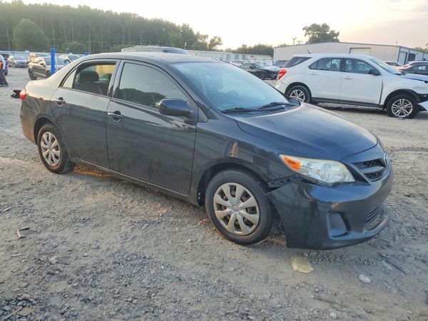 2013 TOYOTA COROLLA