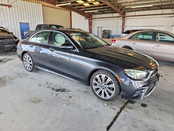2022 MERCEDES-BENZ E