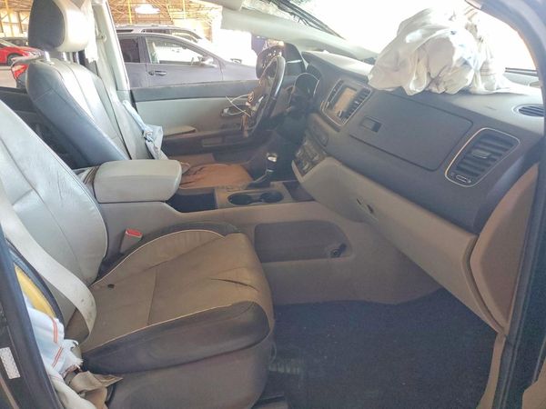 2017 KIA SEDONA