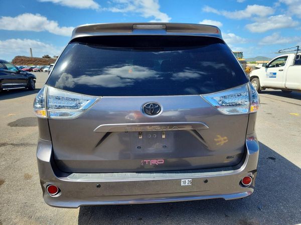 2016 TOYOTA SIENNA