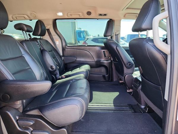 2016 TOYOTA SIENNA