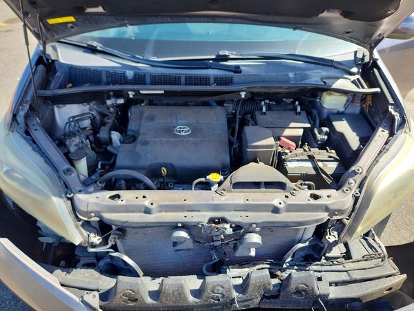 2016 TOYOTA SIENNA