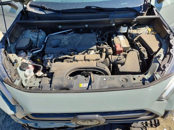 2019 TOYOTA RAV4 — Engine bay