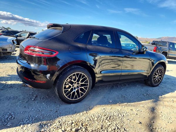 2018 PORSCHE MACAN