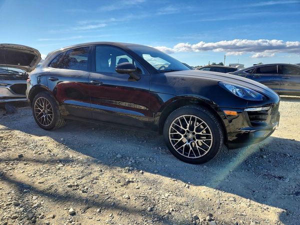 2018 PORSCHE MACAN
