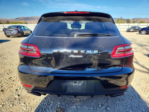 2018 PORSCHE MACAN
