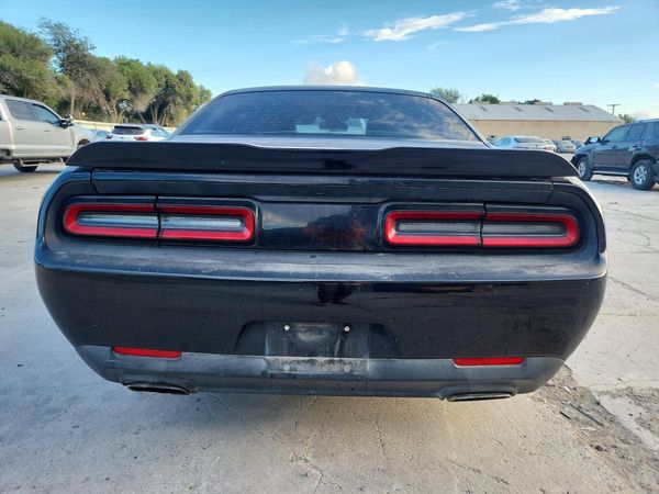2016 DODGE CHALLENGER SXT