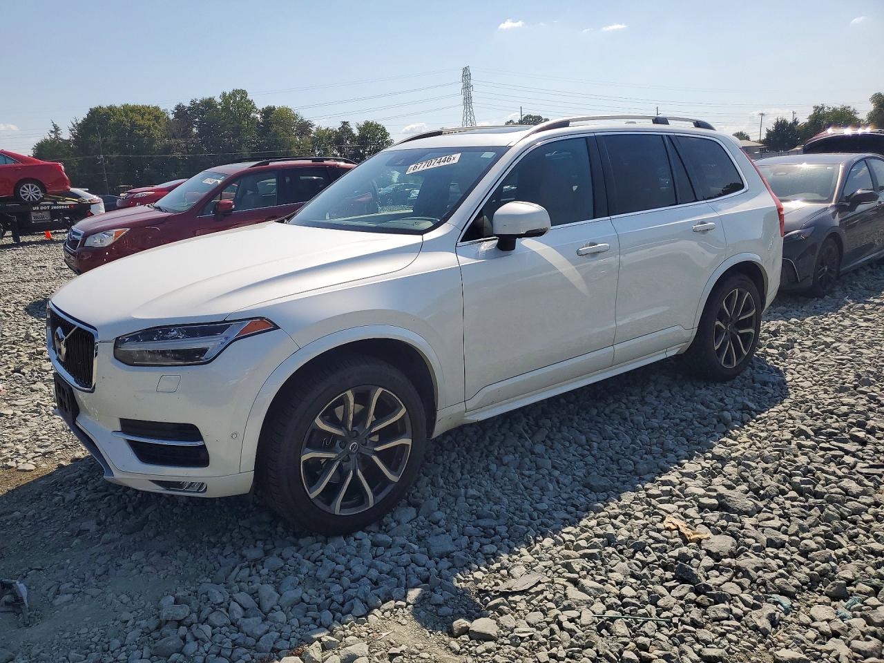 2017 VOLVO XC90 Momentum