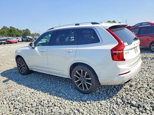 2017 VOLVO XC90 Momentum