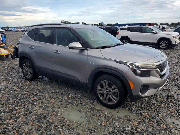 2021 KIA SELTOS S