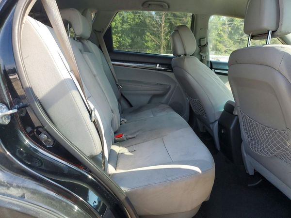 2013 KIA SORENTO Base / LX