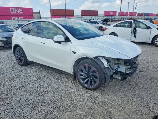 2026 TESLA MODEL Y