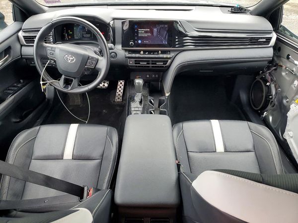 2025 TOYOTA CAMRY