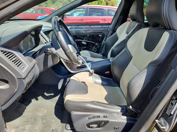 2016 VOLVO XC60
