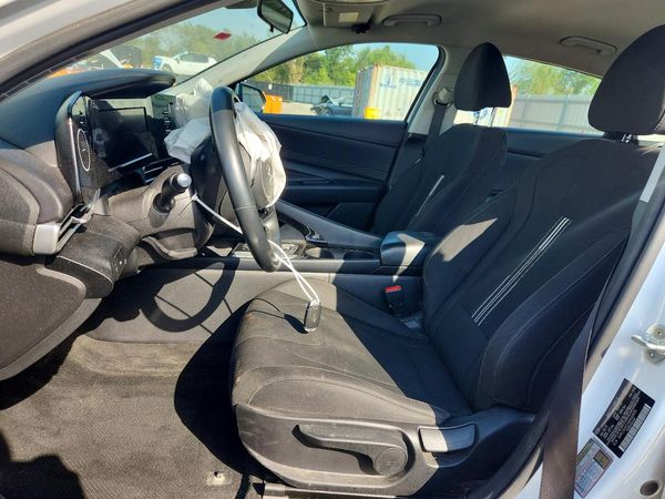 2021 HYUNDAI ELANTRA SEL w/ Convenience Pkg
