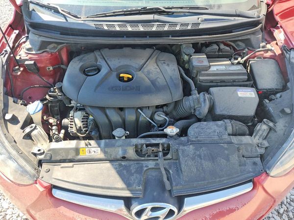 2014 HYUNDAI ELANTRA GLS (Middle) — Engine bay
