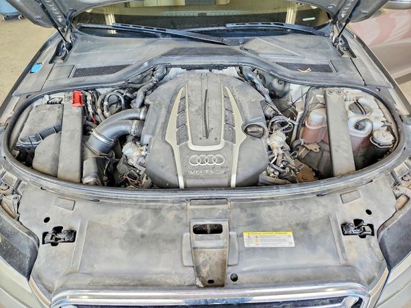 2013 AUDI A8