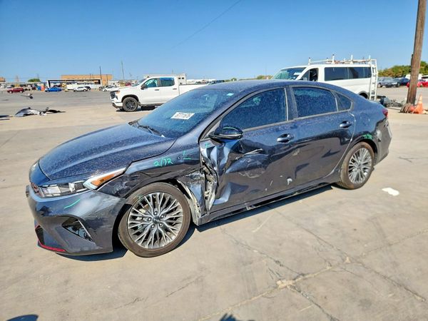 2024 KIA FORTE GT Line