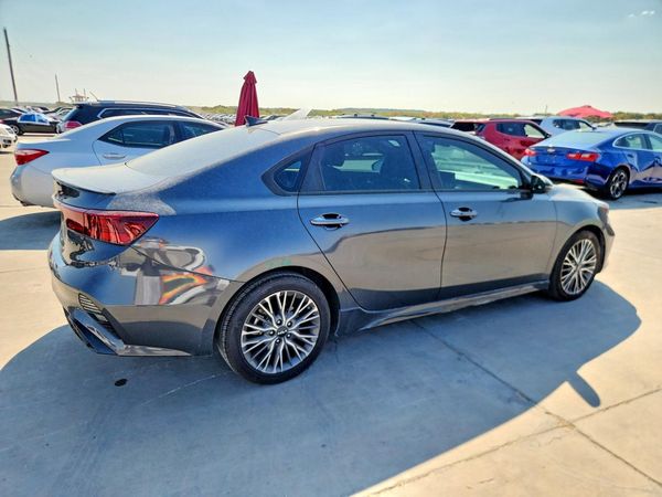 2024 KIA FORTE GT Line